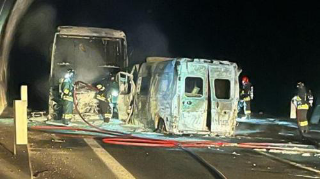 Scontro bus-ambulanza, 4 morti e 7 feriti lievi: sotto choc i chierichetti sul pullman 